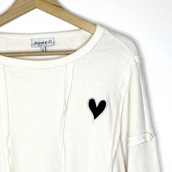 The GREii Medium Waffle Knit Heart Embroidered Ruffle Stitch Thermal Cotton - Picture 2 of 9